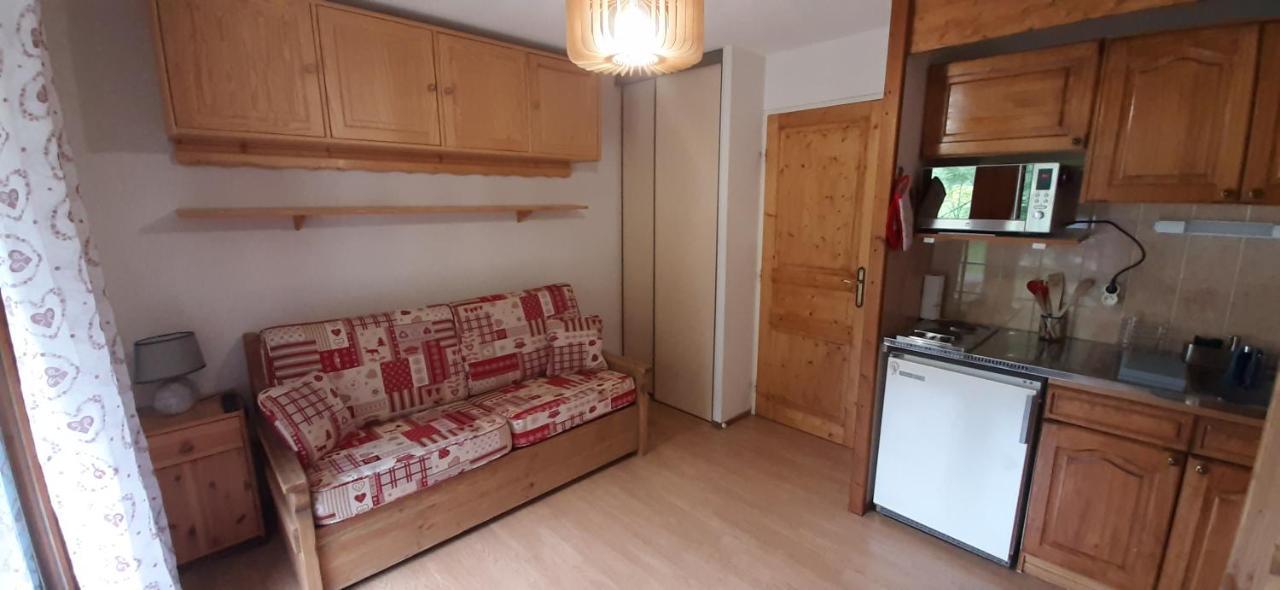 Un Havre De Paix Aux Pieds Des Chemins De Montagne Apartment Ле Контамин-Монжоа Екстериор снимка